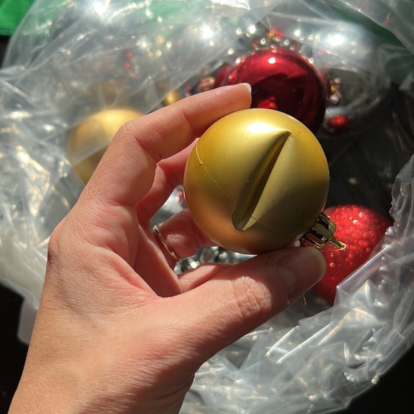 Bag of Christmas ornaments silver red gold mix - Picture 5 of 6